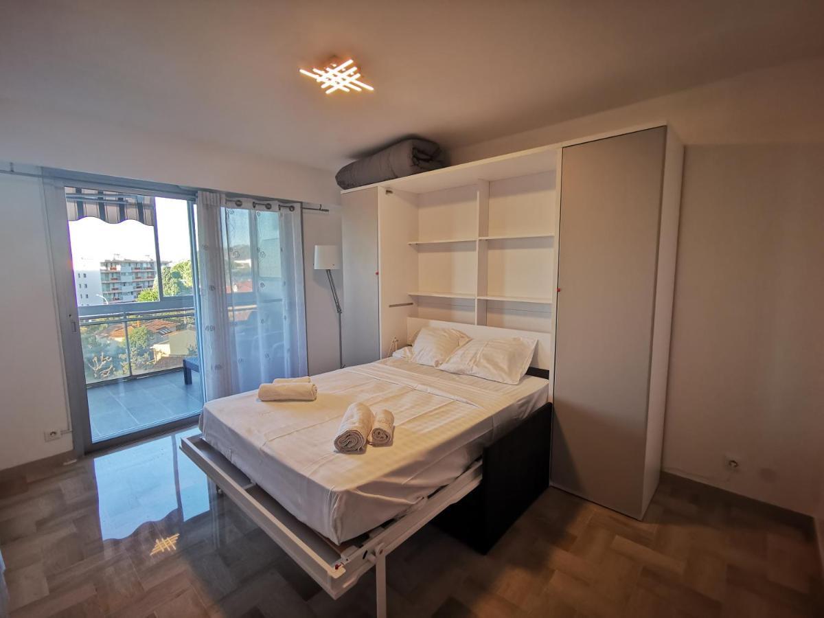 Ferienwohnung Sea Side Oceanides Juan-les-Pins Exterior foto