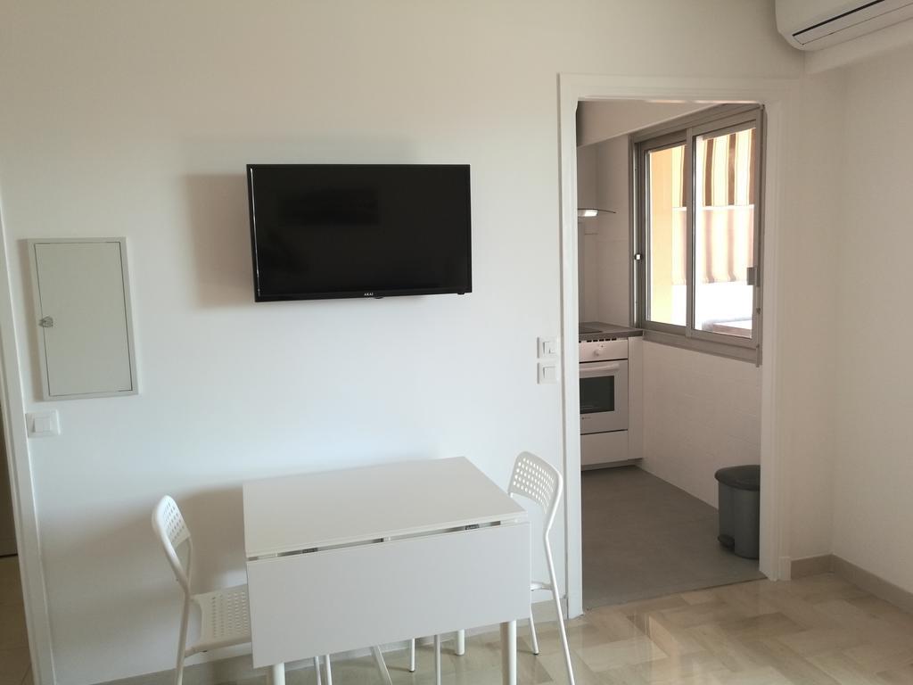 Ferienwohnung Sea Side Oceanides Juan-les-Pins Exterior foto